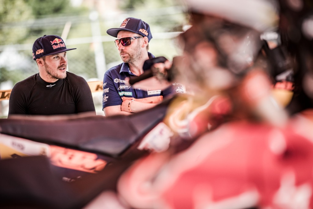 163719_Sam Sunderland _ Alex Doringer Bivouac Dakar 2017