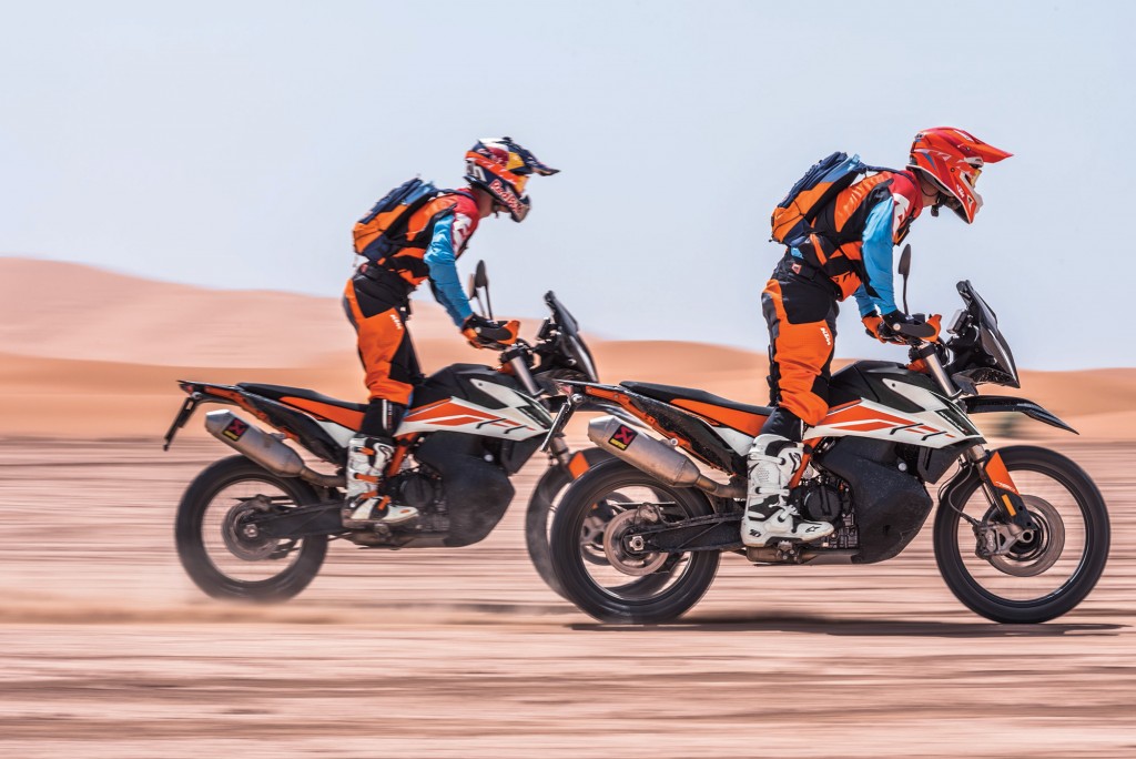 KTM-790-ADVENTURE-R_Action-01-web